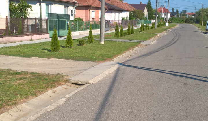 Rekonštrukcia chodníka na ulici Ružová - Járda felújítás a Rózsa
